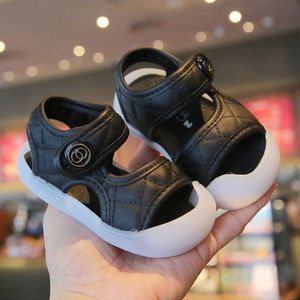 Sandalen Adembabele babyschoenen 2023 Zomer Baotou voor jongens en meisjes van 0-1-3 lopen 2 H240510