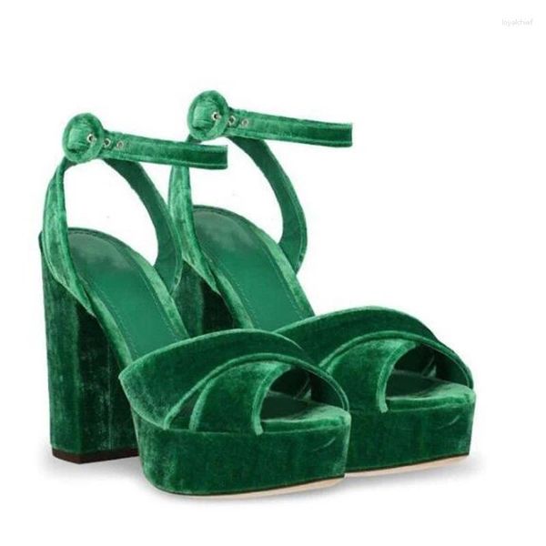 Sandalias Plataforma de terciopelo verde brillante Cross Cross Store Peep Toe Block de verano Tacones Altos Hebilla Hebilla Mujer zapatillas Fashion Fashion