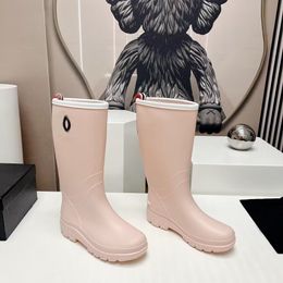 Sandales C Chan C C Boots de pluie de marque de marque Long Mid Tube 32 cm El Rain Boots 23SS Couleur solide Interrupteur C Impression à la mode des femmes Summer Boot étanche