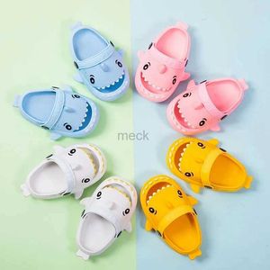 Sandals child shark slipper Summer Boys jardin chaussures drôles carton nuage slogs chaussures enfants sandales respirantes bébé tongs pour tout-petits tongs 240419