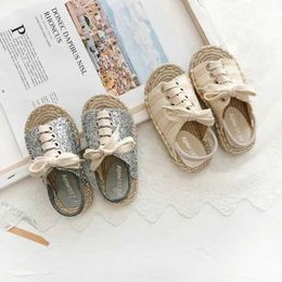 Sandals enfants mode polyvalent sandales coréennes pêcheur d'été Nouvelles filles paillettes sandales princesse kids performance chaussures so054 240423