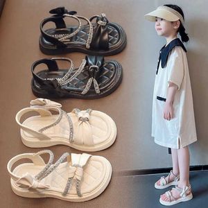 Sandalen Kinderen Open Toe Koreaanse stijl Bow Rhinestone Sweet Princess Shoes 2022 Toon eenvoudige feestjes Sandalen voor meisjes kinderen mode