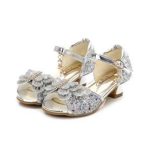 Sandalen kinderen sandalen voor meisjes bruiloften meisjes sandalen kristal hak schoenen banket roze goud blauw glitter lederen schoenen vlinder y240423