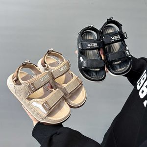 Sandals Childrens Boys Summer 2024 Nouvelle semelle douce Loisure Sports Beach Chaussures Big Girl Anti Slip H240513