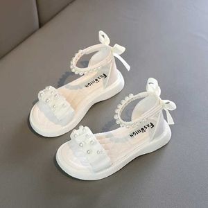 Sandals enfants pour fille d'été chaussures de plage mode étudiante décontractée confortable sans glissement plat d240527