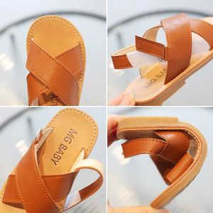 Sandalen Childrens Sandals Boys Girls Summer Fashion Breathable Fashion Soft Leather Soft Face Soft Sole Cross Student Beach Shoes