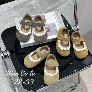 Sandalen kinderschoenen 2024 Lente nieuwe Koreaanse editie meisjes Mary Jane Solid Princess Soft Sole Single H240510