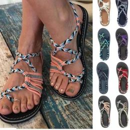 Sandales classiques pour femmes, chaussures d'été plates, couleurs mélangées, corde assortie, nœud dé à coudre, sandales romaines décontractées, chics et confortables