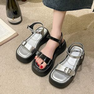 Sandales boucles avec talon sandales en cuir femmes 2023 Muffins de chaussures féminines d'été
