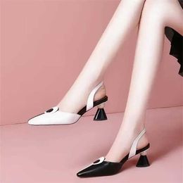 Sandales Concise Nouveau design Femmes Été Sandales pointues Points peu profonds High Talons mixtes Zapatos Femelle Fashion Mashant Dress Shoesl2404