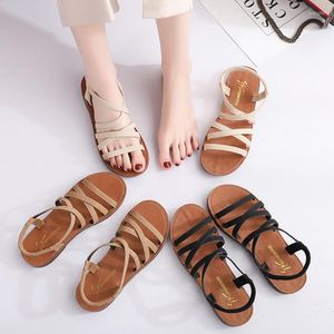 Sandals Cow Tendon Sole talons plats chaussures Femme 2023 Étudiant d'été Roman Korean Style confortable