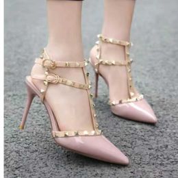 Sandalias Cresfimix Mujeres Comfort casual Toe puntiagudas de tacón cuadrado de alta calidad Lady Fashion Sweet Black Shoes Zapatos de Mujer B6512L2404