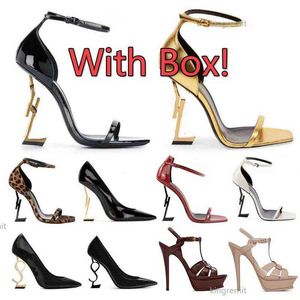 Sandalen ontwerper Opyum Stiletto Heels Metal Letters Sandaal Vrouwen Leer schoenen Zwart Bright Bandage Wrap Heel Shoe Banquet Stylist