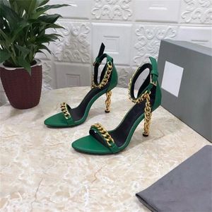 Sandalen Designer Strange Hoge Hakken Merk Vrouwen Metalen Ketting Enkelband Gladiator Dames Peep Toe Feestjurk Pompen Zomer Schoenen