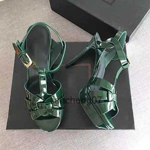 Sandals Designer Femmes High Heels Chaussures 10 cm Robe de luxe en cuir métallique brillant chaussures de mariage en cuir 14cm avec boîte n ° 23 24040413es4o