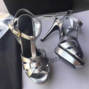 Sandals Designer Femmes High Heels Chaussures 10 cm Robe de luxe en cuir métallique brillant Chaussures de mariage en cuir 14cm avec boîte NO23 24040413phpn