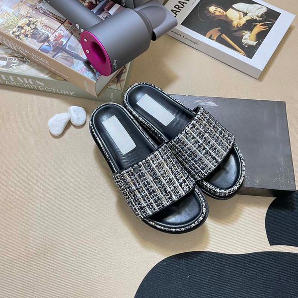 Sandalias Diseñador de zapatillas de lujo para mujer bordado impreso encaje de fondo plano de lujo sandalias impermeables y antideslizantes al aire libre