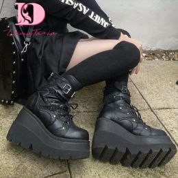 Sandales Doratasia Gothic Punk Street Femme Boots Boots Platform Corporations High Heels Bottes nouvelles Fashion Design Rivet Cosplay Shoes