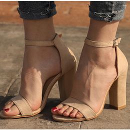 Sandales livraison directe 2022 été femmes troupeau carré talons hauts boucle sangle femme mode robe sandale chaussures pour filles grande taille