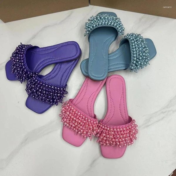 Sandales Chaussures de femme élégante talons plats extérieurs Street Street Ladies Slippers Dernited Twist Design 2024 Summer Beach Female Flip Flops