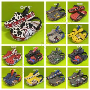 Sandales EVA enfants CrocClog Crocodile chaussures antidérapantes légères confortables enfants de haute qualité plage d'été aérer diapositives concepteurs pantoufles de dessin animé A-08