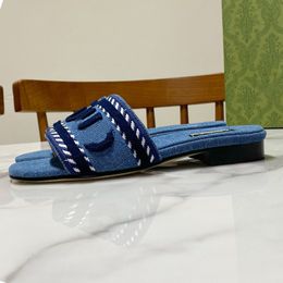 Sandalen beroemde Designer Dames Slippers Room Sandalen Flat Heel Glaasjes Schuimlopers Beach Hotel Indoor schoenen met doos