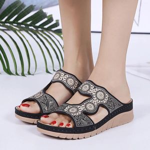 Sandalen Mode Ademend Strand Slip-On Schoenen Wiggen Dames Zomer Teen Open Damesslipper Damesslippers Maat 12