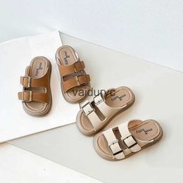 Sandals Fashion Design Kids Slippers 2024 Summer Ldren Beach Chaussures Filles garçons Buckles Casual Buckles Slipper H240507