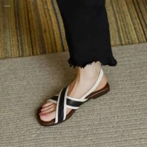 Sandals mode mélangé 2024 Arrivée Femmes Couleurs authentiques Chaussures à talons basse femme Summer Casual Coumbure D8E