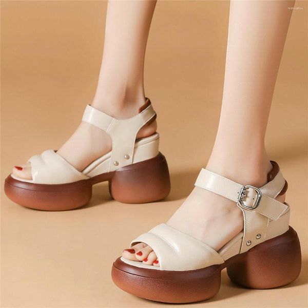 Sandals Fashion Sneakers Femmes Gétille en cuir super hauts Gladiator Femme Summer Open Toe Plateaux Pumps Casual Chaussures