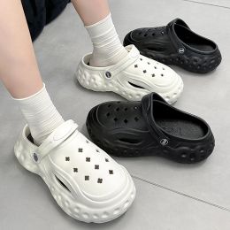 Sandals mode femme bougs pantoufles de trous chaussures d'été extérieur épais semelles sandales hommes eva non glissière de maison