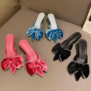 Sandalias de moda para mujer, zapatillas finas de tacón bajo, negro, azul, puntiagudas, diseño de lazo grande, zapatos de playa de verano, elegantes mulas 220232