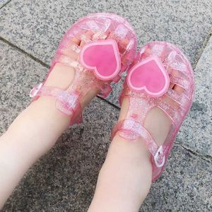 Sandalen modieus meisje sandalen zomer nieuwe hartvormige jelly childrens schoenen schattig casual anti slip strand meiden d240527
