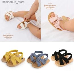 Sandalen Modieuze pasgeboren baby meisje jongen sandalen zomer zachte zool platte bodem kinderprinses schoenen baby antislip eerste stap wandelaar kinderschoenen Q240328