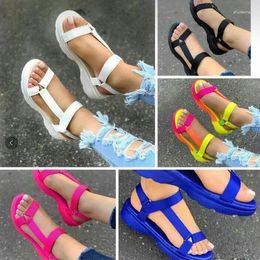 Sandalen Vrouwelijke Sandaal 2023 Dames Open Teen Grote Maat Muffins Schoen Dames Schoenen Zomer Meisjes Veelkleurig Sport Peep Big Flat Low