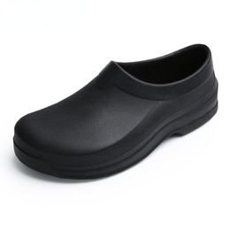 Sandalen Foodstuffs Electronics Factory Clean Work Shoes Glip op Antiskid waterdichte keukenkok Maat 36-45Sandals