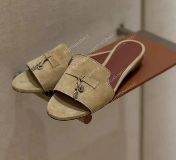 Sandales pour femmes hommes mode loro pianos luxury plage pantoufles en cuir réels plats sandales chaussures d'été mobile pantoufles à bas de gants avec sac à poussière