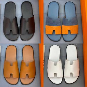 Designer Men Slippers Leather 2024 New Fashion Slippers Izmir Flip Flop Oran Calfskin Sandales pour hommes
