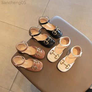 Sandals Girl's Summer Sandals Metal Chain Cover Toe Pu Leather Three Color Girl's Mary Janes Elegant Summer 26-35 Fashion Kids Shoes W0217