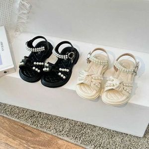 Sandals Girls 2024 Zomer Nieuwe Casual Childrens Shoes Chic Pearl Princess Non-Slip Size 23-36 H240504