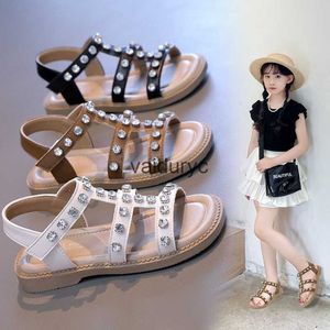 Sandals Girls Princess Shoes 2024 Zomer Nieuw modieus kleine meisje Koreaanse editie Bright Diamond Middle Big Boy Roman Trend H240411