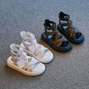 Sandals Girls Roman Shoes 2023 Été Nouveau enfant à la mode et petite fille Baolu Toe Princess Fashion Brand H240510