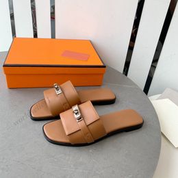 Sandales Giulia Designer Dermis 100% pantoufles plage plage classique sandales de luxe de luxe en cuir tongs en cuir de qualité supérieure