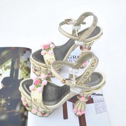 Sandalen Handgeschilderde taart Speciaal gevormde hak Aangepaste trouwschoenen Hoge hak Bloempot Bodem Platform Brand Design 230505