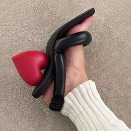 Sandals talons tongs flip-flop coeur slipper femme rouge été 2024 toe toe en forme de slingback noir chaussures de mode pour a13