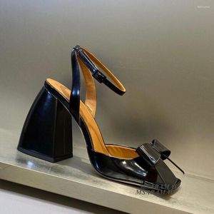 Sandalias de tacón alto para mujer, zapatos de pajarita grandes con bloque de cuero negro, vestido de verano para niñas encantadoras para mujer