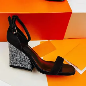Sandalen hoge hakken kristal diamanten ontwerper echte lederen slip op mode dames muilezels kleding schoenen w