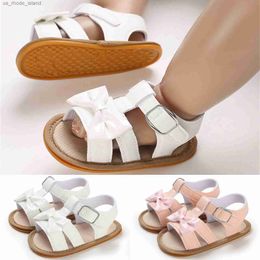 Sandalen holle zachte lederen sandalen baby zomer sandalen 2024 nieuwe babyschoenen 0-18 maanden plat bodem licht baby strand sandalsl240429