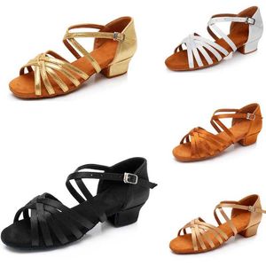 Sandalen Hot Nieuw Latin Dancing Shoes Childrens Dance Shoes Child/Kids/Girls Ladies Moderne Ballroom Salsa oefenschoenen Sandalen 240423