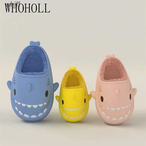 Sandales Enfants Parents Pantoufles Hiver Enfants Dessin Animé Requin Maison Pantoufles Femmes Homme Intérieur Étanche Fond Épais En Peluche SlipperC24318